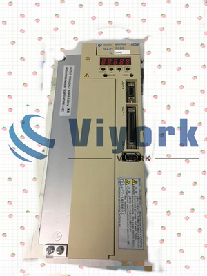 Yaskawa SGDH-30DE Industrial Servo Drive 50 / 60HZ 380 - 480VAC INPUT 8.5AMP