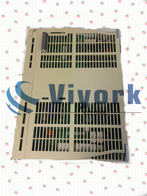 Yaskawa SGDH-30DE Industrial Servo Drive 50 / 60HZ 380 - 480VAC INPUT 8.5AMP